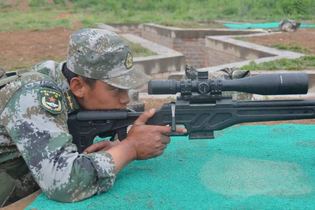 女军人荣立二等功，00后现役女战士荣耀时刻